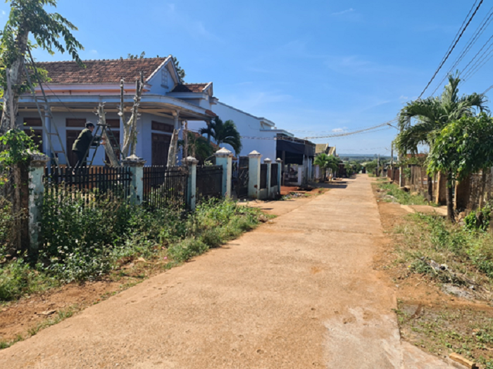 Xa Ea Wy phan dau xa dat chuan nong thon moi nang cao 3